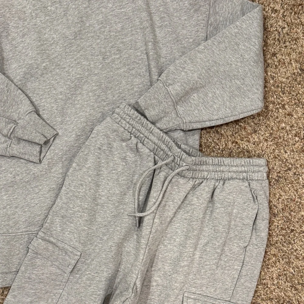 Old Navy Gray Sweatshirt and Joggers Set - Picture 3 of 9